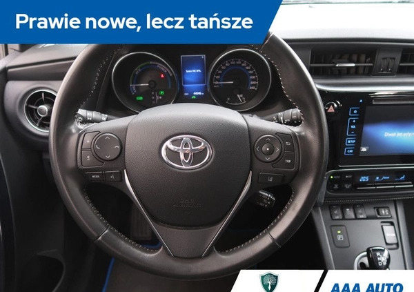 Toyota Auris cena 77000 przebieg: 44040, rok produkcji 2017 z Jedwabne małe 301